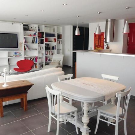 Awesome Apartment In Sauvian With Wifi エクステリア 写真