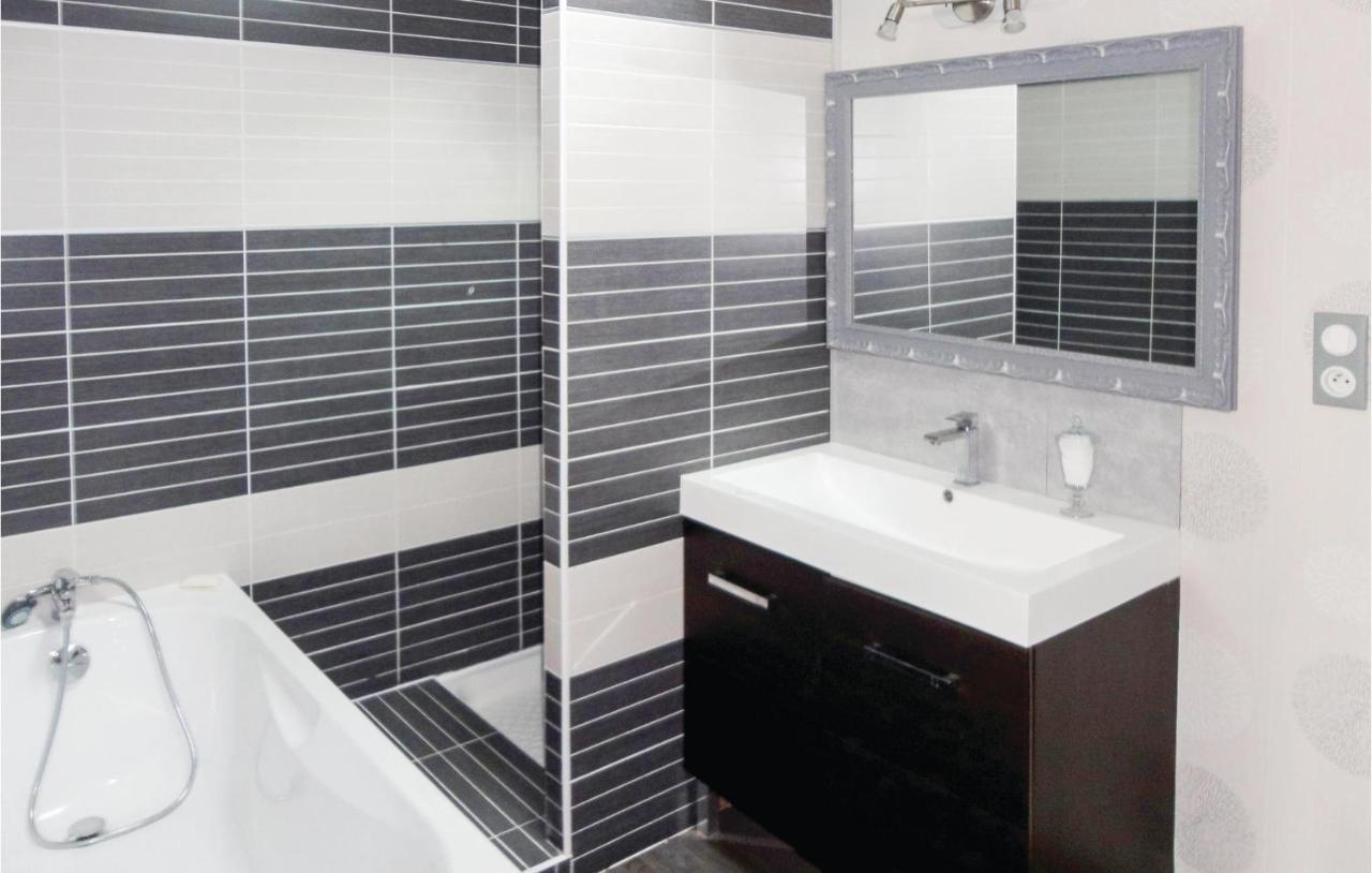 Awesome Apartment In Sauvian With Wifi エクステリア 写真