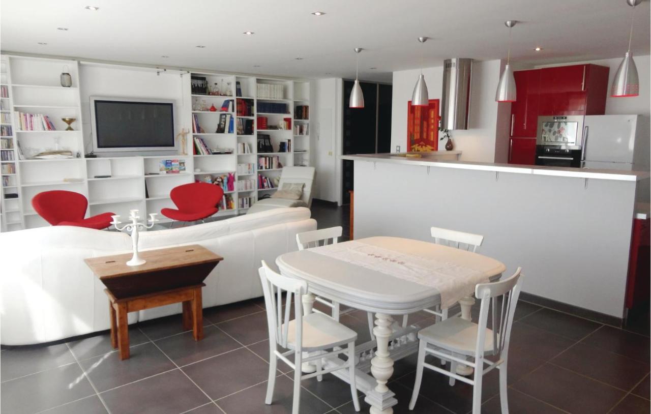 Awesome Apartment In Sauvian With Wifi エクステリア 写真