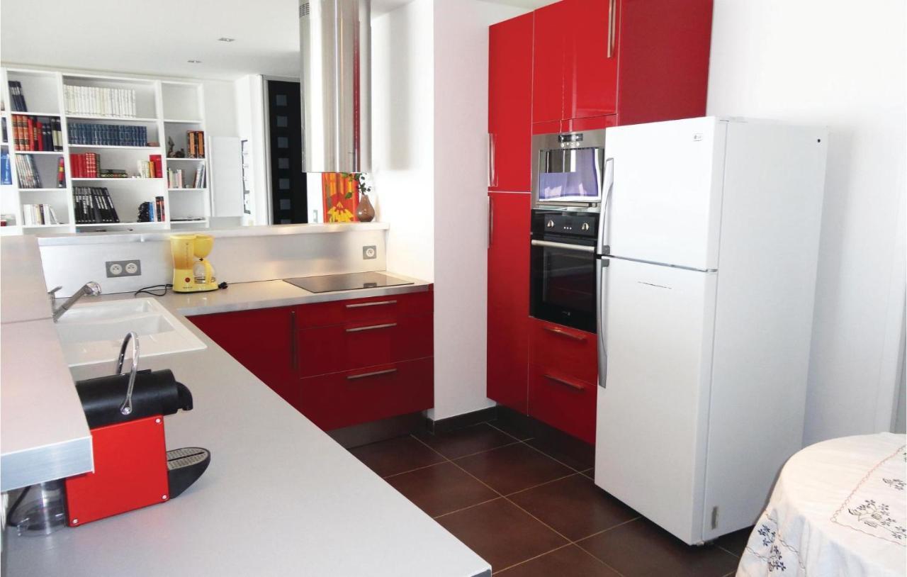 Awesome Apartment In Sauvian With Wifi エクステリア 写真