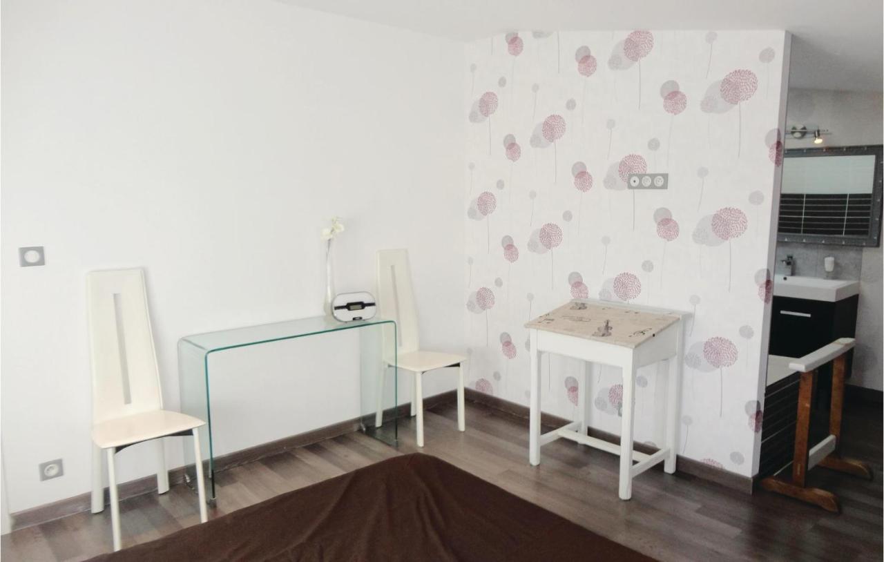Awesome Apartment In Sauvian With Wifi エクステリア 写真